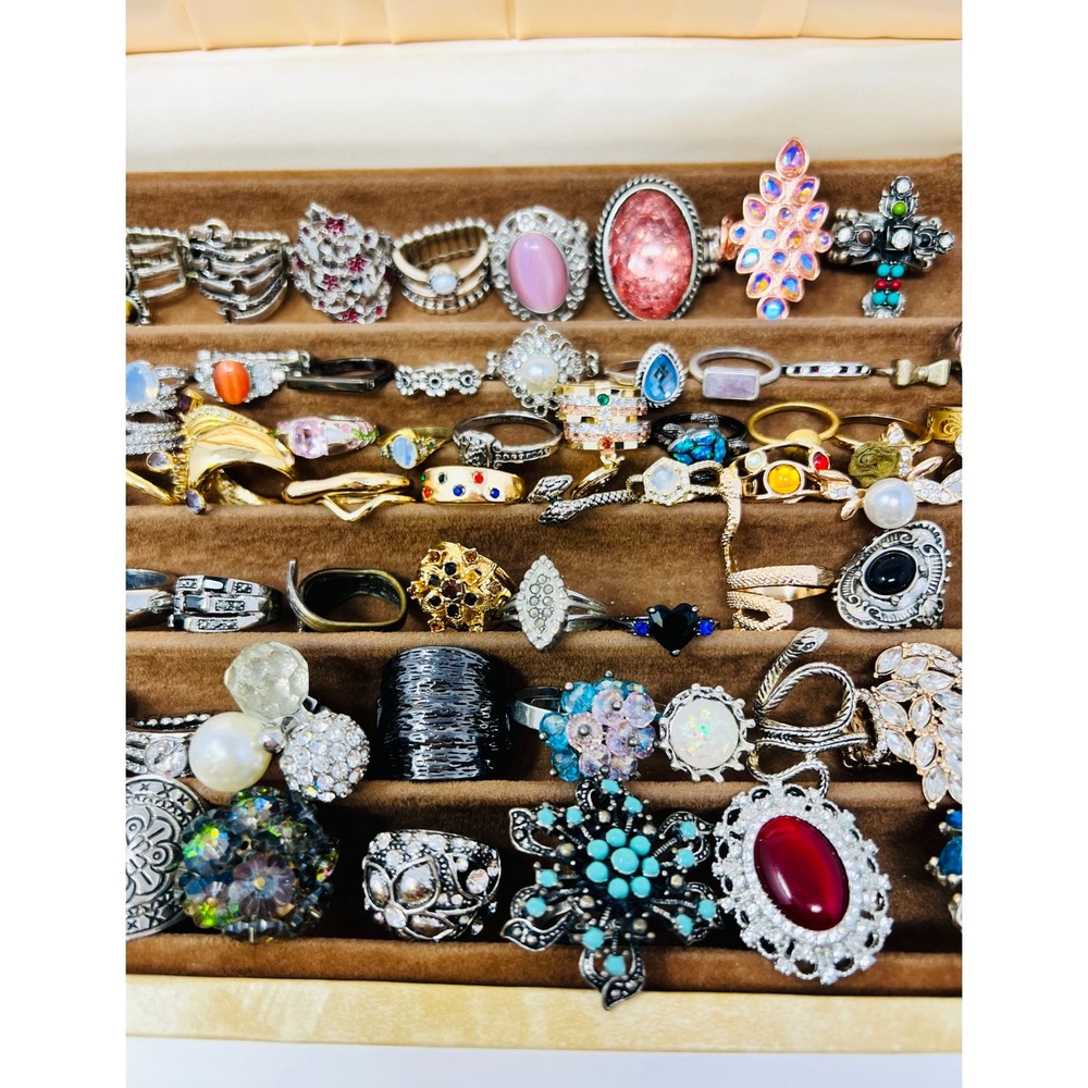 Vintage & Modern Gold & Silver Tone Assortment Fashion Statement Rings Lot of 85 - Picture 5 of 16